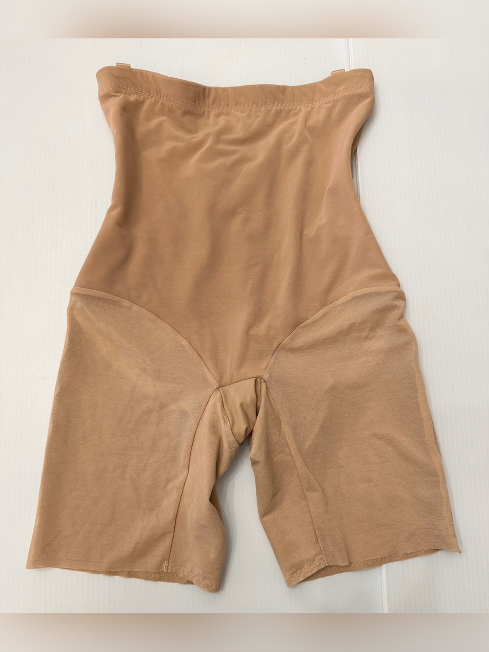 Honeylove Super Power Shorts
Color: Nude Size; Large